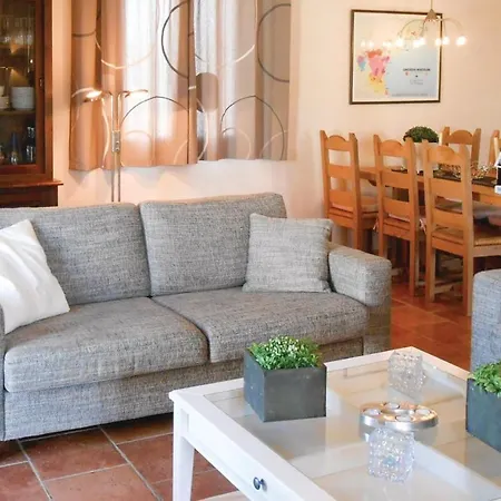 Дом отдыха Cozy In Sur Vernazobre With Wifi