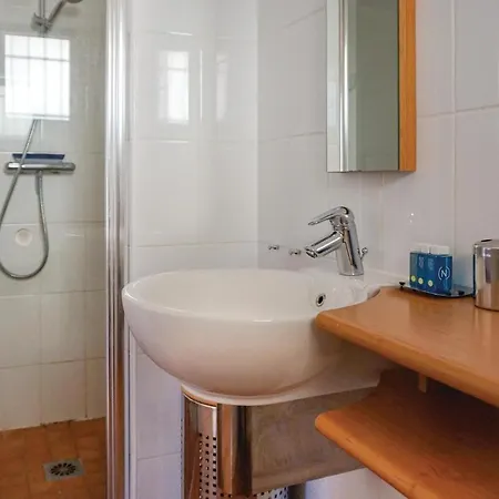 Дом отдыха Cozy In Sur Vernazobre With Wifi